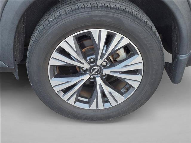 Used 2022 Nissan Rogue SV FWD image 16