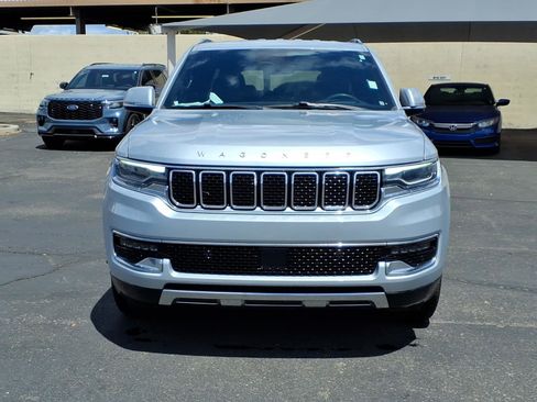 Used 2022 Jeep Wagoneer Series III w/ Flexible Seating Group AWD/4WD image 2