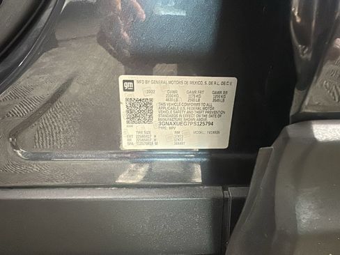 Used 2023 Chevrolet Equinox LT AWD/4WD image 11