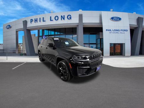 Used 2026 Jeep Grand Cherokee Limited w/ Limited Altitude Package AWD/4WD image 7