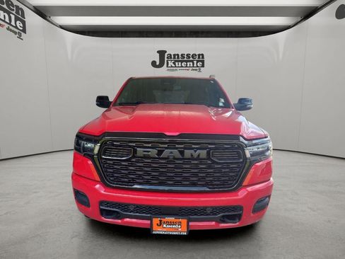 Used 2025 RAM 1500 Big Horn AWD/4WD image 4