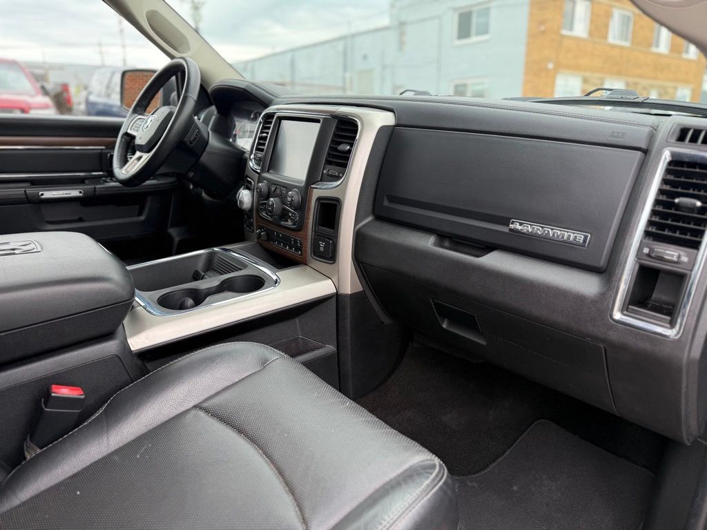 Used 2015 RAM 1500 Laramie w/ Convenience Group AWD/4WD image 29