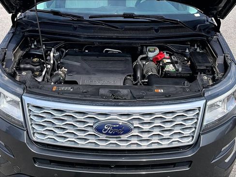 Used 2017 Ford Explorer Platinum AWD/4WD image 11