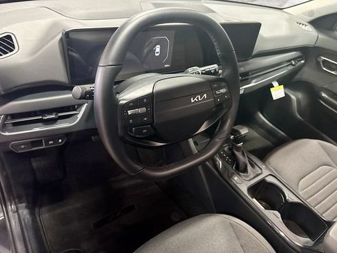 Used 2025 Kia K4 EX FWD image 9