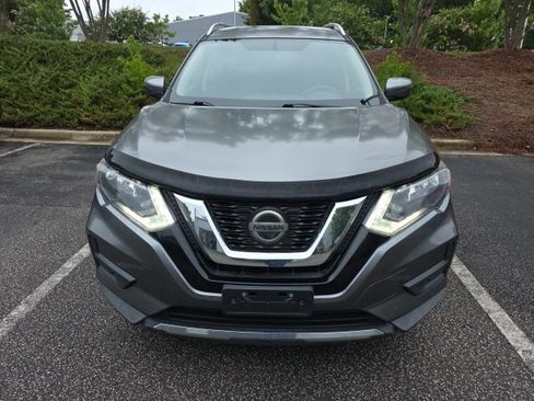 Certified 2018 Nissan Rogue SV FWD image 2