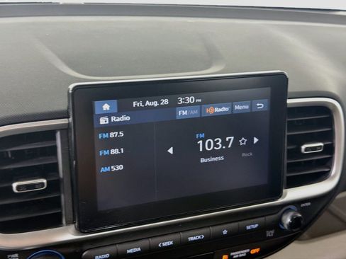 Used 2025 Hyundai Venue SEL FWD image 21