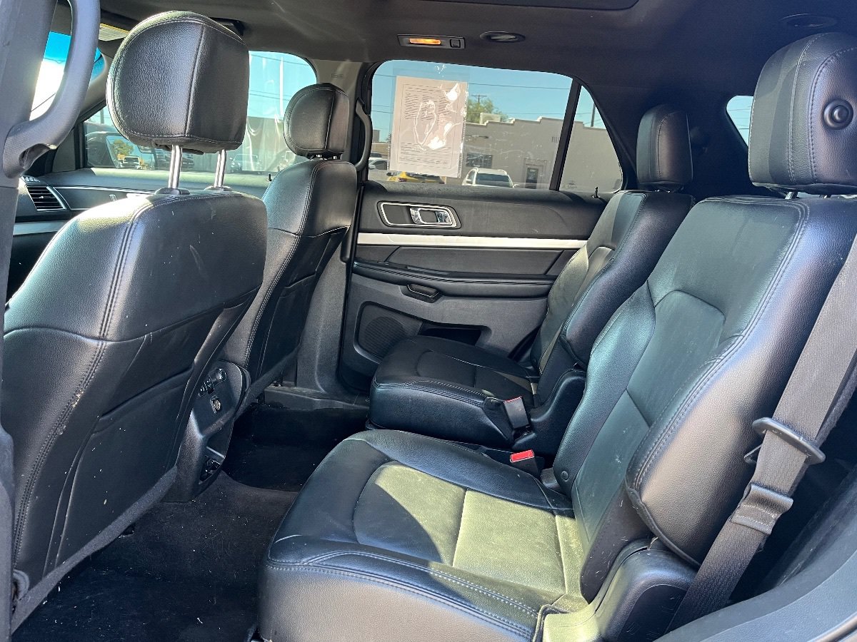 Used 2016 Ford Explorer XLT w/ Equipment Group 202A FWD image 13