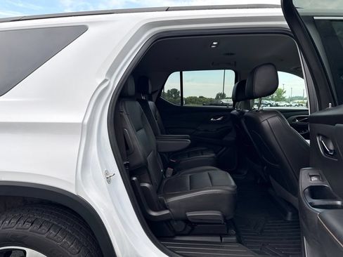 Used 2021 Chevrolet Traverse LT w/ LT Premium Package AWD/4WD image 14