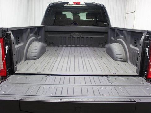 Used 2025 Ford F350 Lariat w/ Black Appearance Package image 7