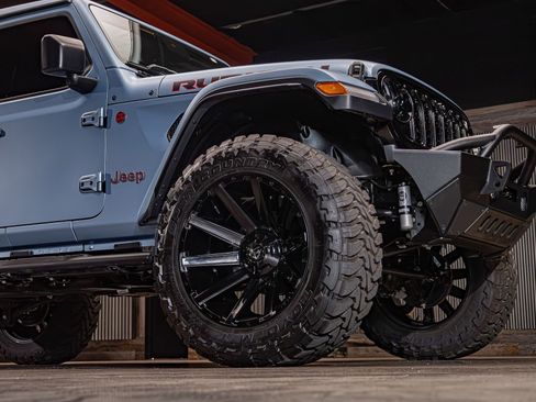 Used 2025 Jeep Wrangler Unlimited Rubicon AWD/4WD image 11