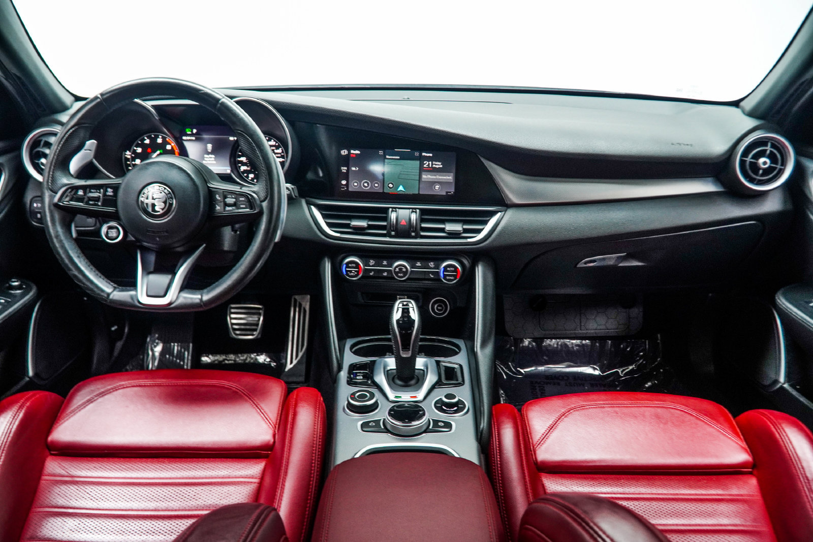 Used 2023 Alfa Romeo Giulia Veloce RWD image 6
