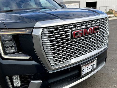 Used 2021 GMC Yukon Denali w/ Advanced Technology Package image 28