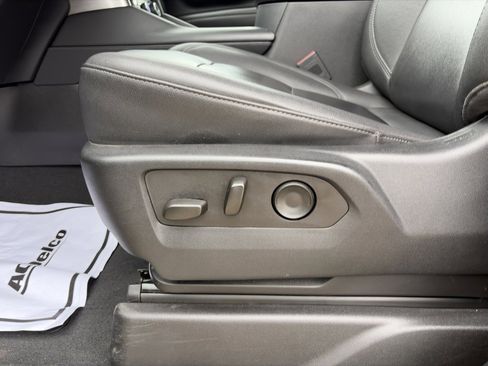 Used 2023 Chevrolet Tahoe LT w/ Luxury Package image 15