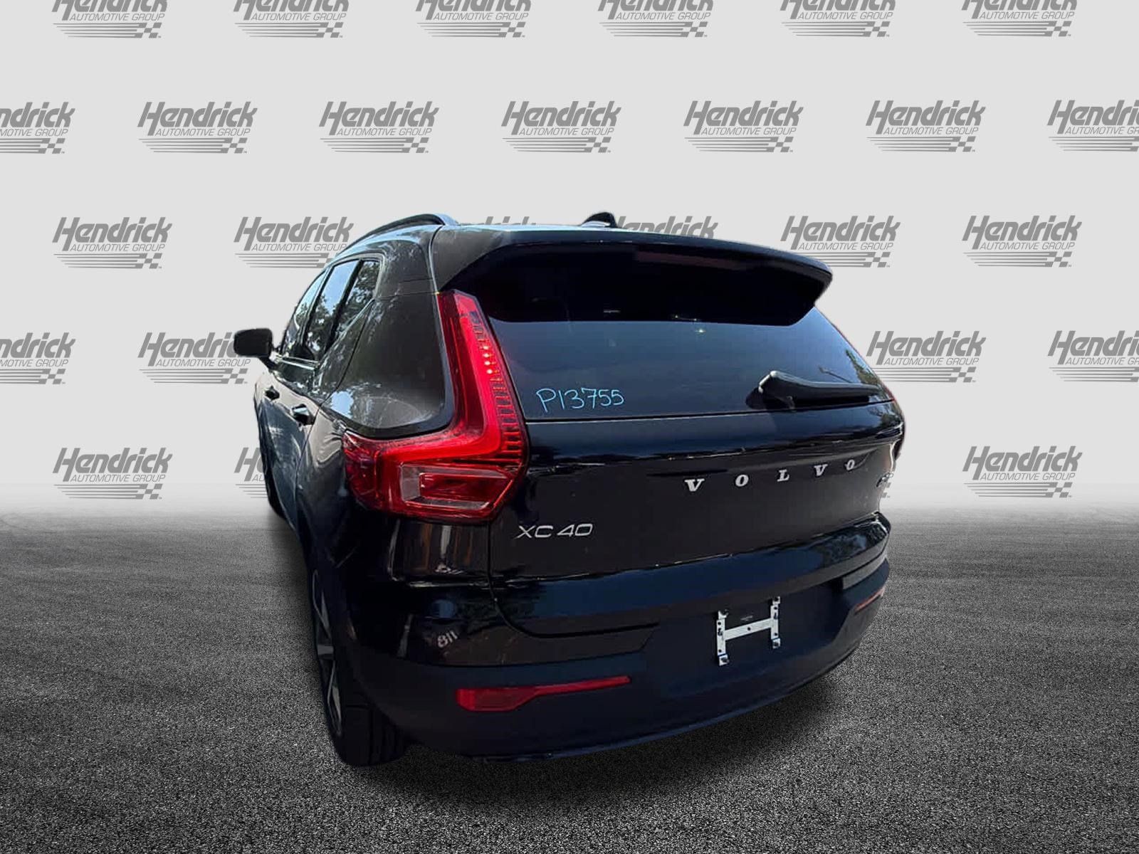 Certified 2026 Volvo XC40 B5 Plus AWD/4WD image 11