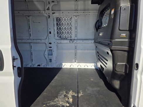Used 2023 RAM ProMaster 2500 w/ Driver Convenience Group image 11