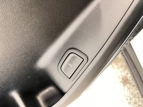 Used 2025 Buick Enclave Preferred image 21