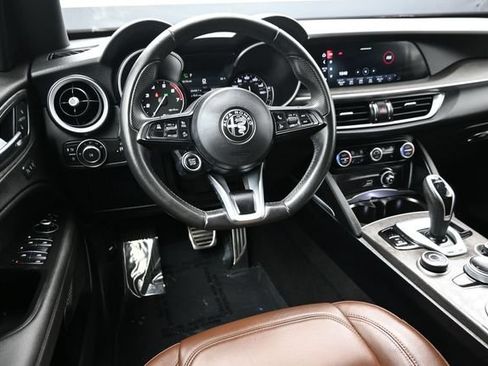 Used 2023 Alfa Romeo Stelvio Ti AWD/4WD image 14