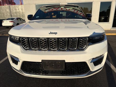 Used 2022 Jeep Grand Cherokee Summit AWD/4WD image 6
