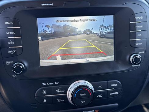 Used 2018 Kia Soul + image 26