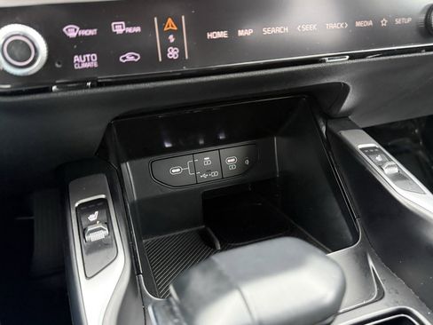 Used 2024 Kia Sorento S image 29