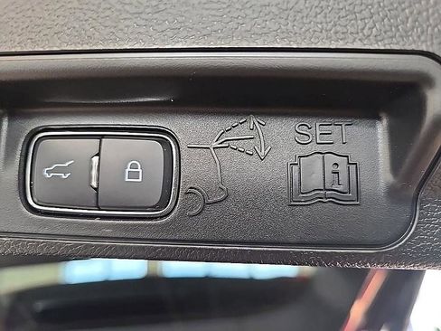 Used 2023 Ford Explorer XLT w/ Equipment Group 202A AWD/4WD image 29