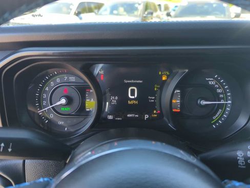 Used 2024 Jeep Wrangler High Altitude AWD/4WD image 17