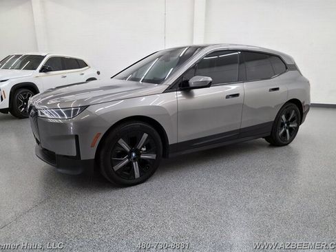 Used 2024 BMW iX xDrive50 w/ Premium Package AWD/4WD image 2