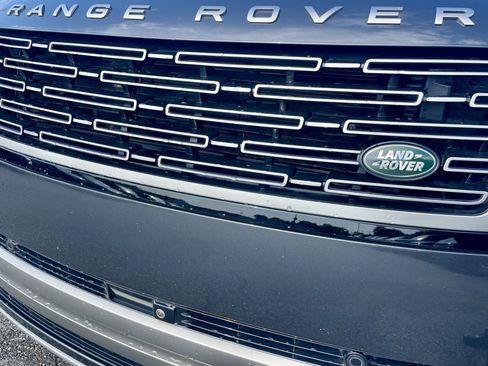 Used 2024 Land Rover Range Rover SE AWD/4WD image 32
