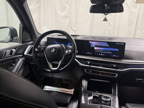 Used 2024 BMW X5 xDrive40i w/ Premium Package AWD/4WD image 9