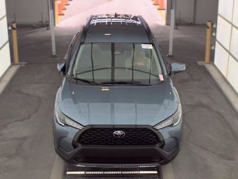 Used 2024 Toyota Corolla Cross LE FWD image 2