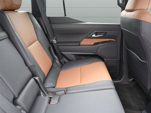 Used 2024 Lexus GX 550 image 20