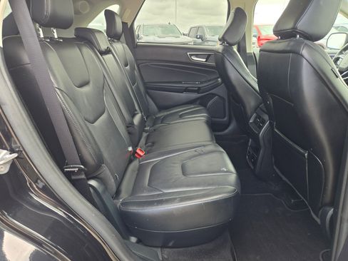 Used 2020 Ford Edge Titanium FWD image 22