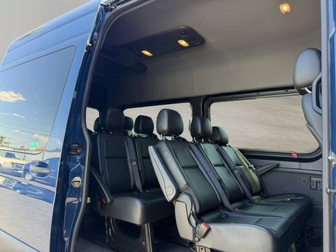 Used 2020 Mercedes-Benz Sprinter 2500 image 16