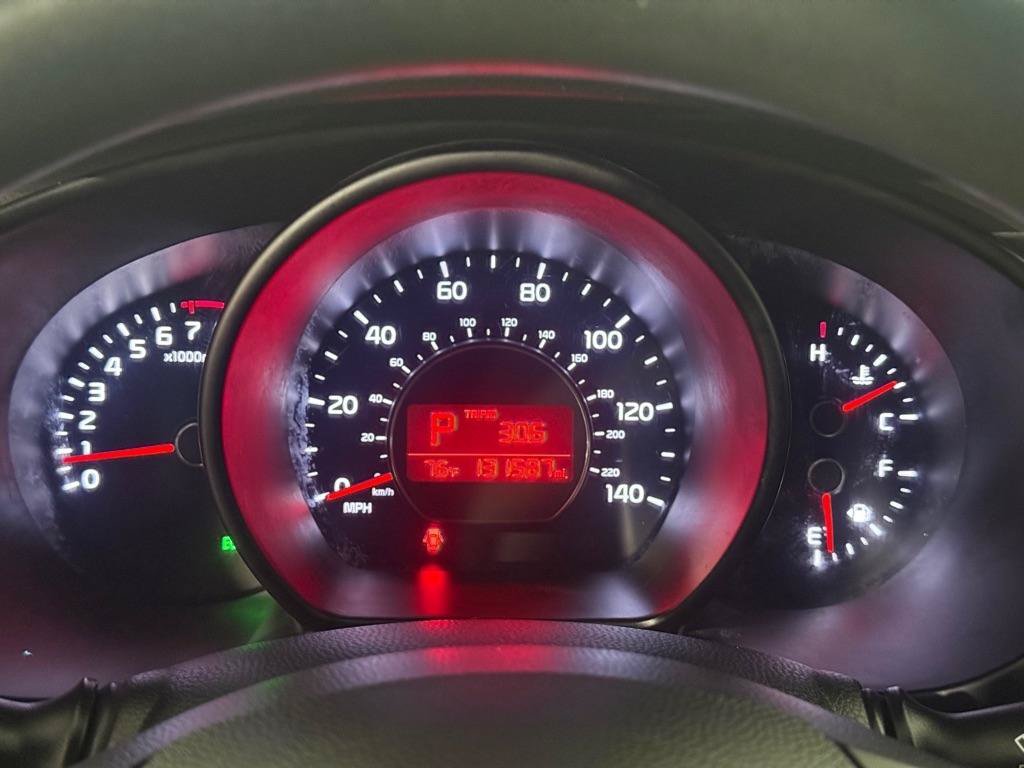 Used 2016 Kia Soul + FWD image 12