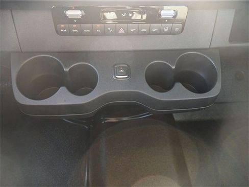 Used 2025 Mercedes-Benz Sprinter 2500 image 13