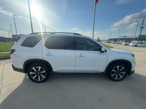 Certified 2023 Honda Pilot Elite image 9
