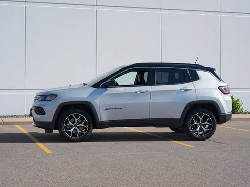 Used 2025 Jeep Compass Limited AWD/4WD image 6