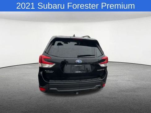 Used 2021 Subaru Forester Premium AWD/4WD image 8