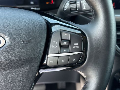 Certified 2025 Ford Escape SE FWD image 28