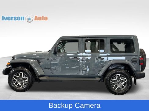 Used 2026 Jeep Wrangler Unlimited Sahara AWD/4WD image 6