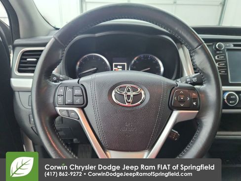 Used 2015 Toyota Highlander XLE image 22