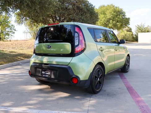 Used 2016 Kia Soul FWD image 7