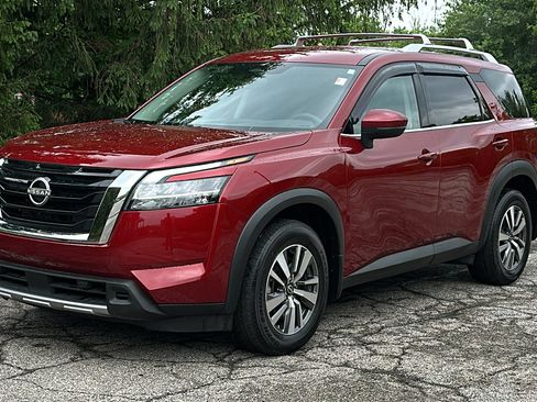 Certified 2023 Nissan Pathfinder SL AWD/4WD image 2