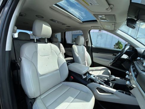 Used 2020 Kia Telluride S w/ S 8 Passenger Seating Package AWD/4WD image 17