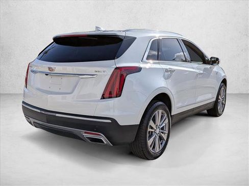 Used 2025 Cadillac XT5 Premium Luxury image 5