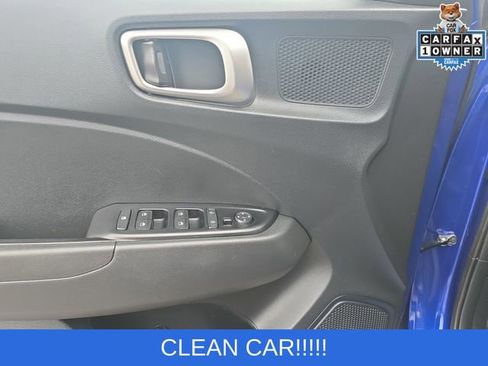 Used 2023 Hyundai Venue SEL w/ Cargo Package FWD image 12