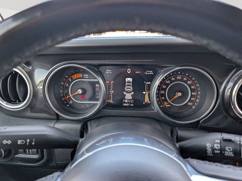 Used 2020 Jeep Wrangler Unlimited Sahara AWD/4WD image 29