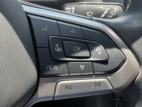 Used 2024 Volkswagen Tiguan SE AWD/4WD image 15