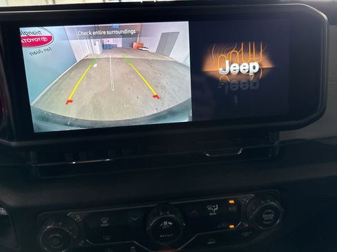 Used 2024 Jeep Wrangler Sport S image 40