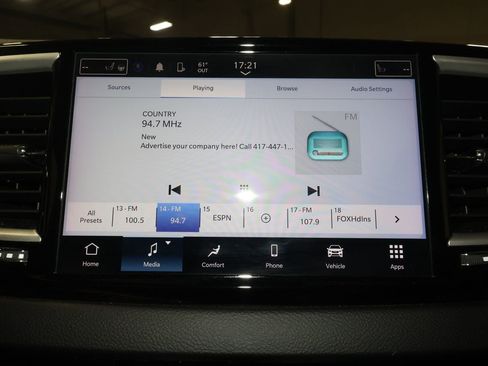 Used 2024 Chrysler Pacifica Touring-L image 12